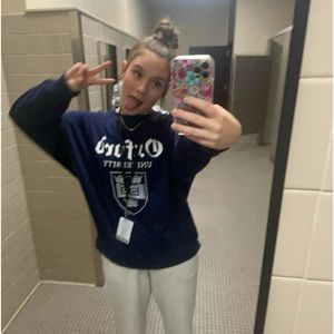 Meet your Posher, Julia